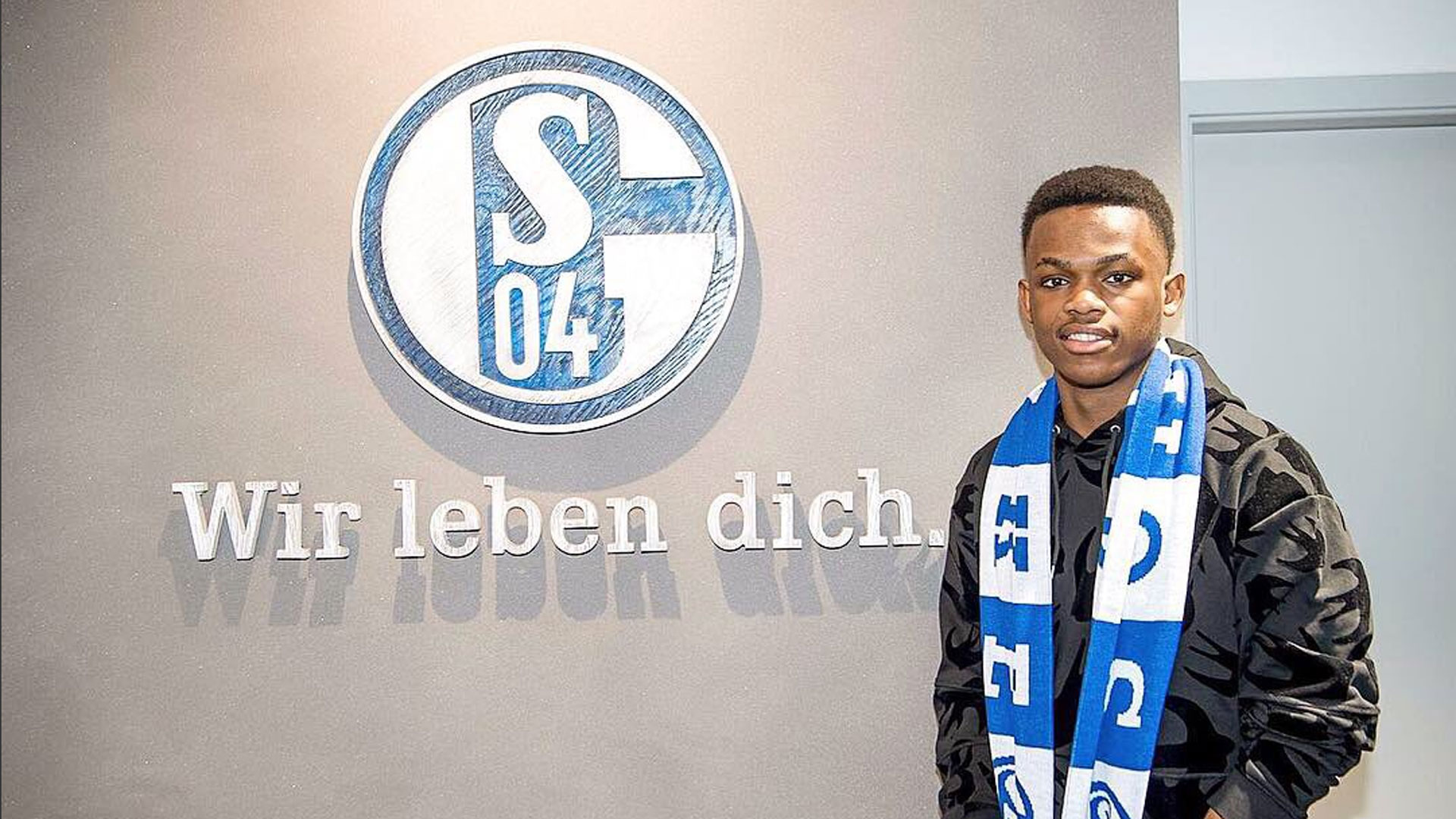 集了来自世 集了来自世